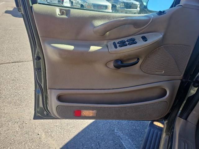 used 2001 Ford Expedition car, priced at $1,377