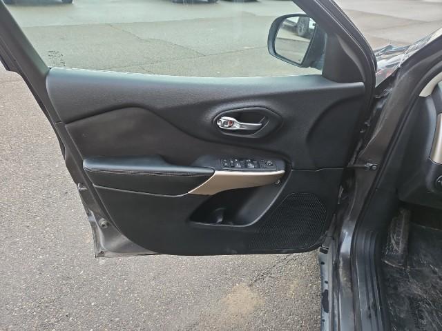 used 2017 Jeep Cherokee car, priced at $4,377