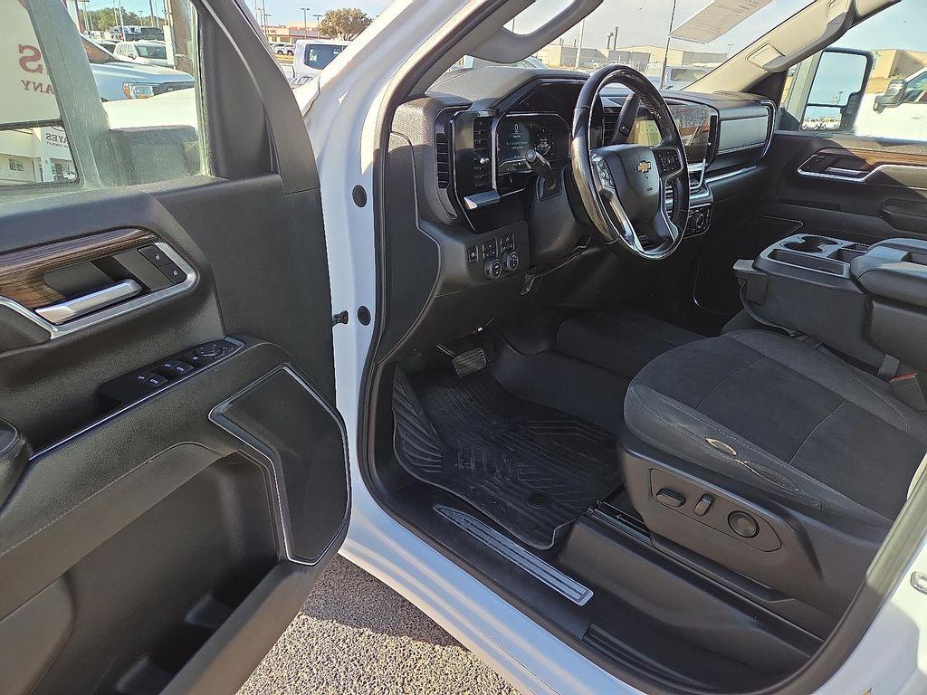 used 2024 Chevrolet Silverado 2500 car, priced at $44,995