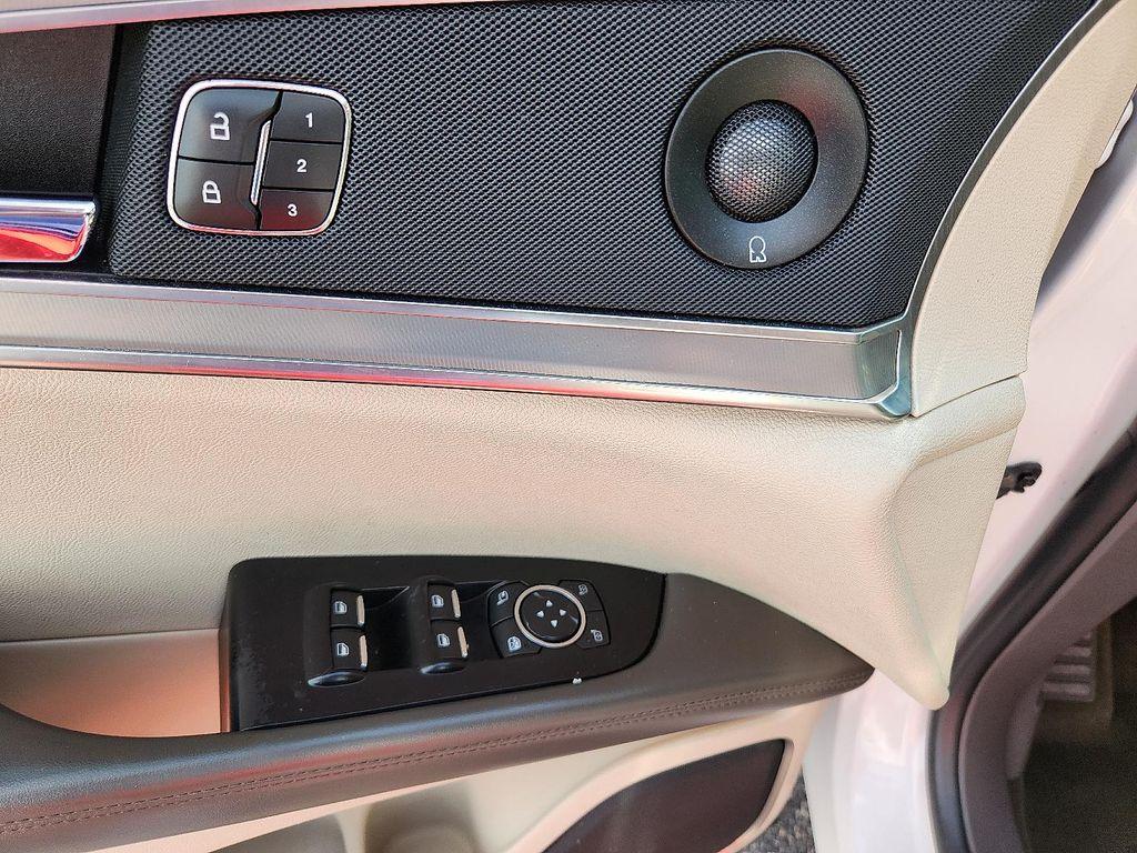 used 2019 Lincoln Nautilus car, priced at $21,876