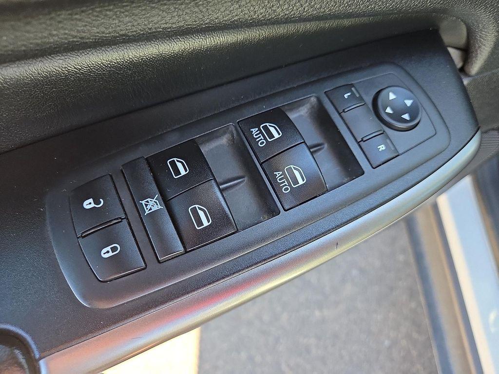 used 2020 Jeep Cherokee car, priced at $17,995