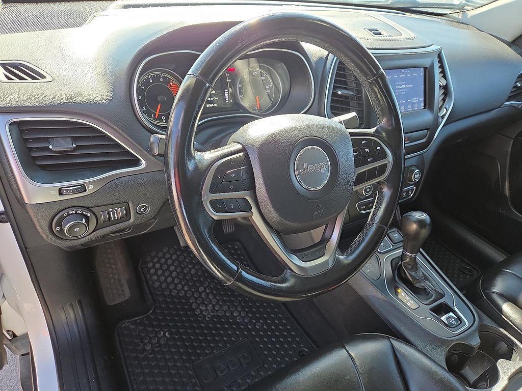 used 2020 Jeep Cherokee car, priced at $17,995