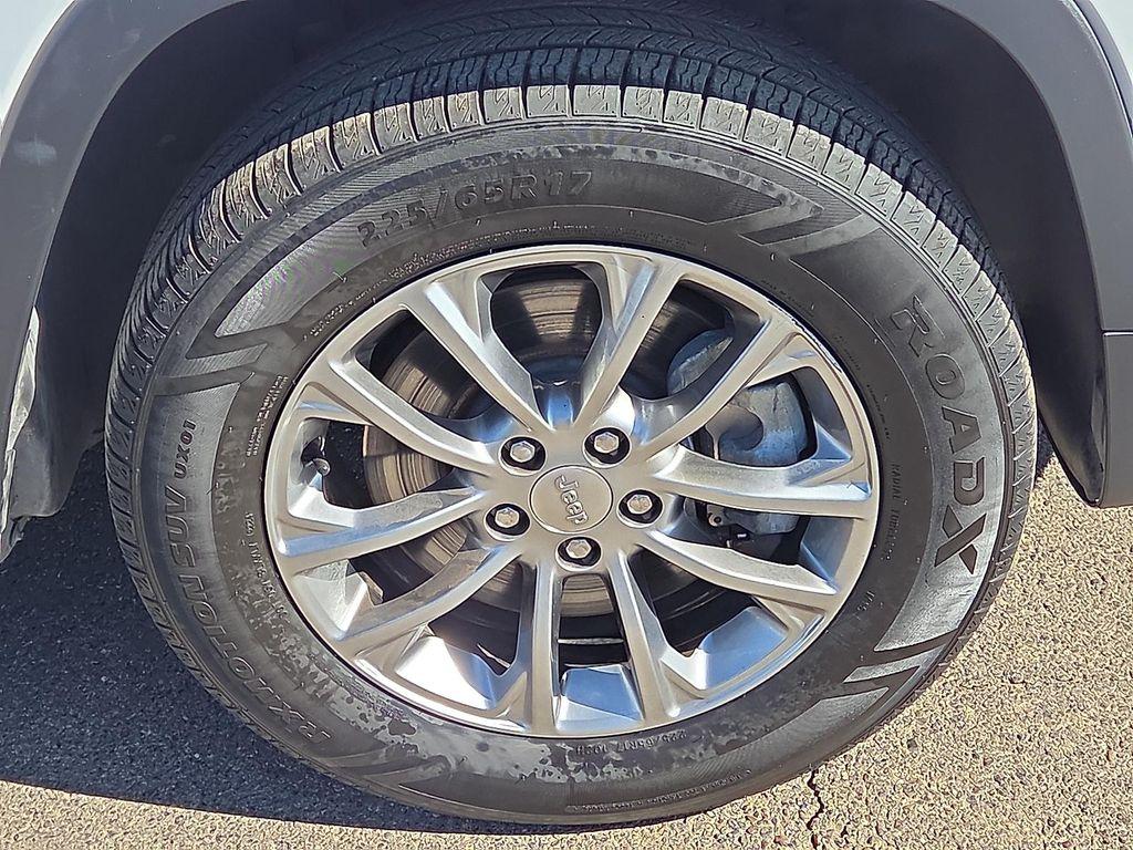 used 2020 Jeep Cherokee car, priced at $17,995