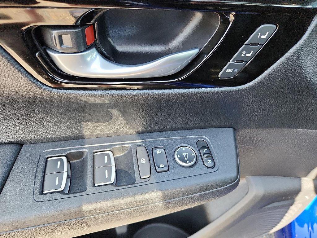 used 2025 Honda CR-V Hybrid car, priced at $39,580