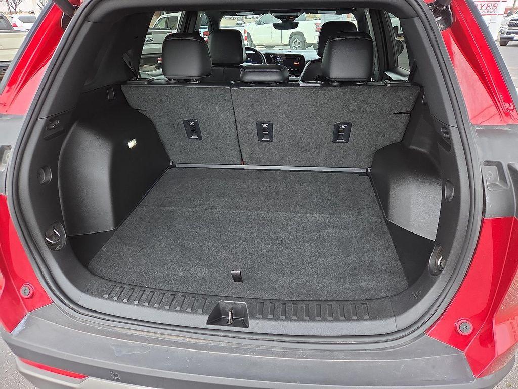 used 2025 Chevrolet Equinox car, priced at $29,490