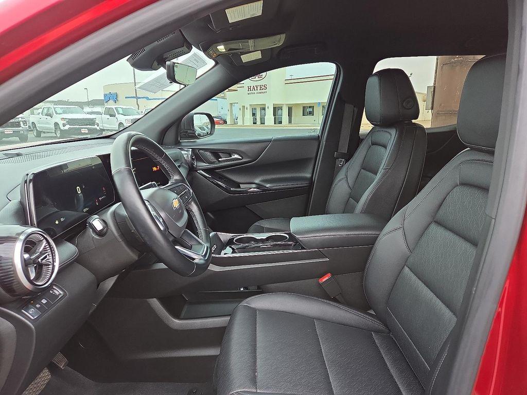 used 2025 Chevrolet Equinox car, priced at $29,490