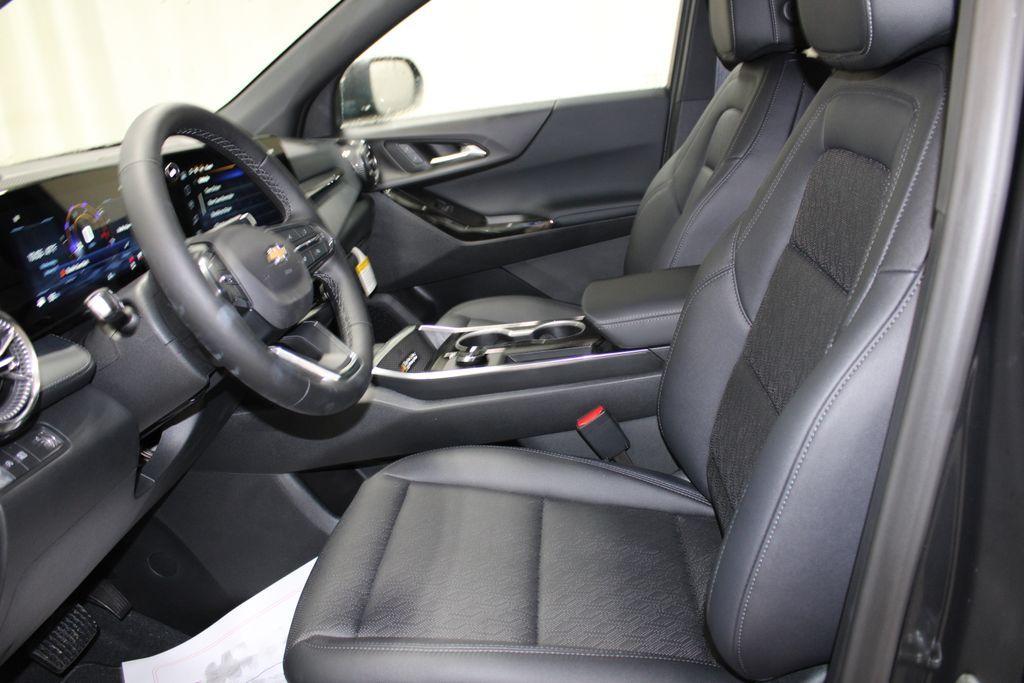 new 2026 Chevrolet Equinox car, priced at $32,477