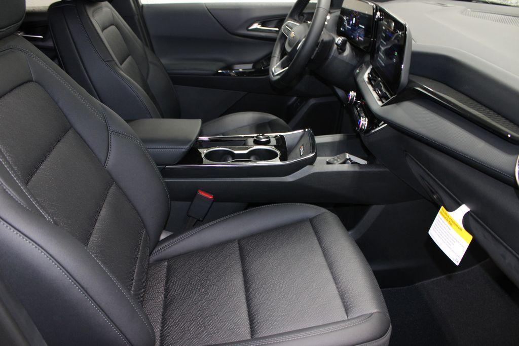 new 2026 Chevrolet Equinox car, priced at $32,477