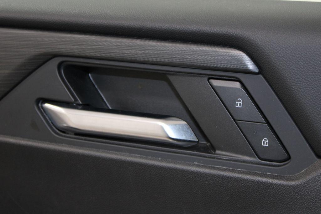 used 2025 GMC Acadia car, priced at $33,738