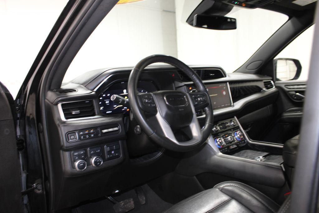 used 2023 GMC Yukon car, priced at $50,228