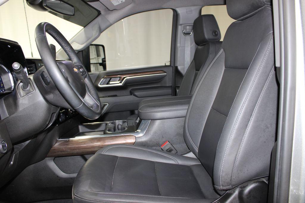 used 2025 Chevrolet Silverado 2500 car, priced at $64,000