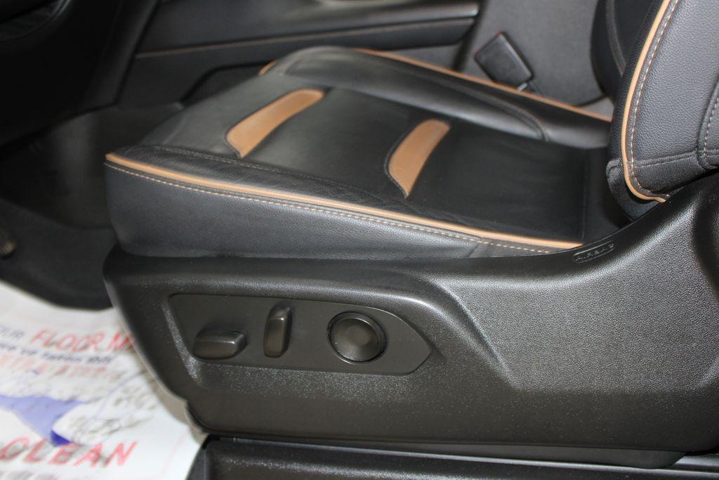 used 2022 GMC Yukon car, priced at $48,318