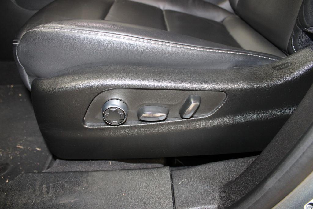 used 2024 Cadillac XT4 car, priced at $28,128