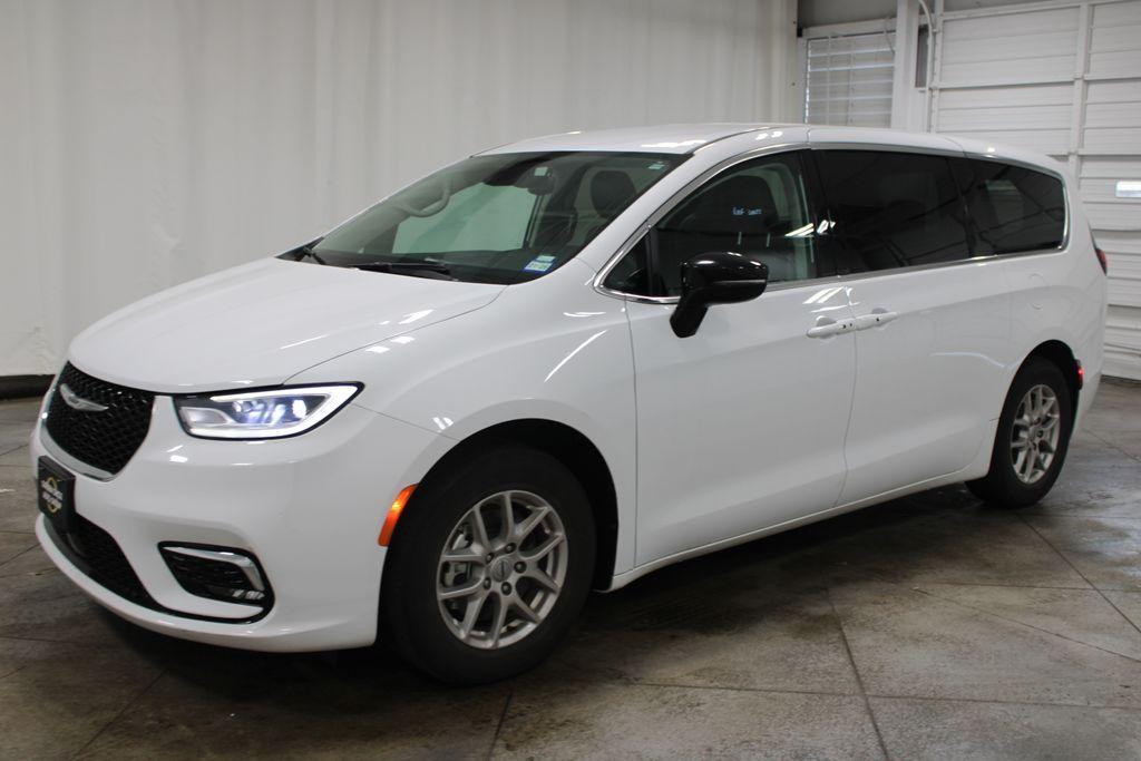 used 2024 Chrysler Pacifica car, priced at $24,678