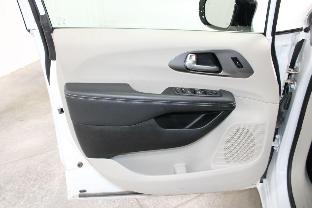 used 2024 Chrysler Pacifica car, priced at $26,868
