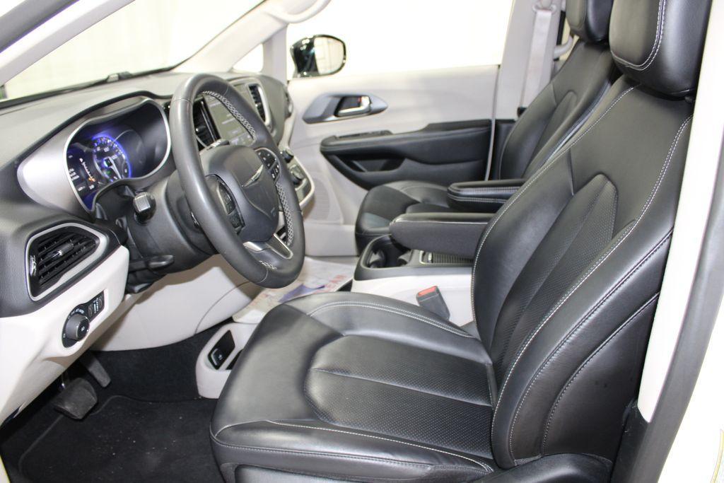 used 2024 Chrysler Pacifica car, priced at $26,868