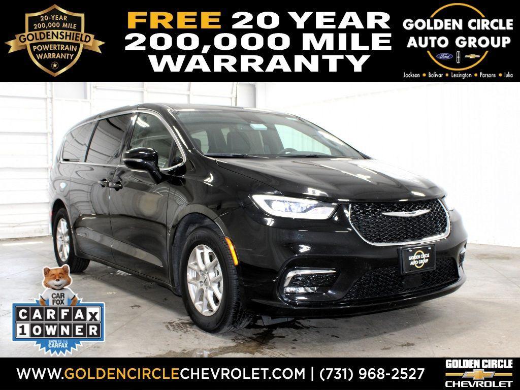 used 2025 Chrysler Pacifica car, priced at $30,128