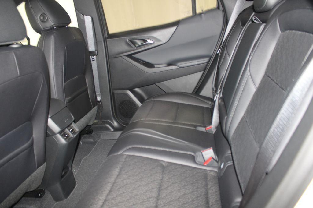 new 2026 Chevrolet Equinox car, priced at $33,127