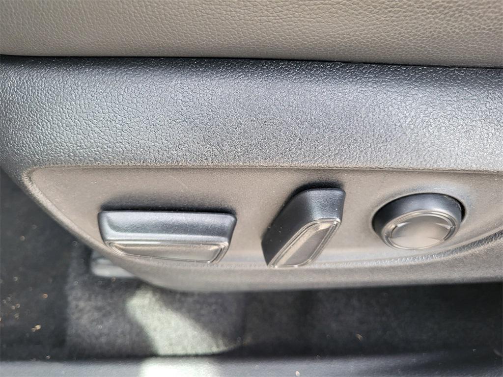 used 2024 Toyota Highlander car, priced at $34,701