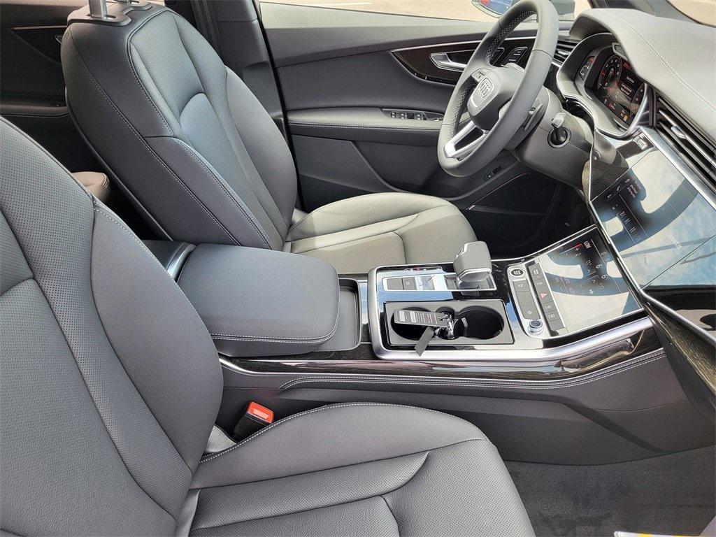 new 2025 Audi Q7 car, priced at $72,360