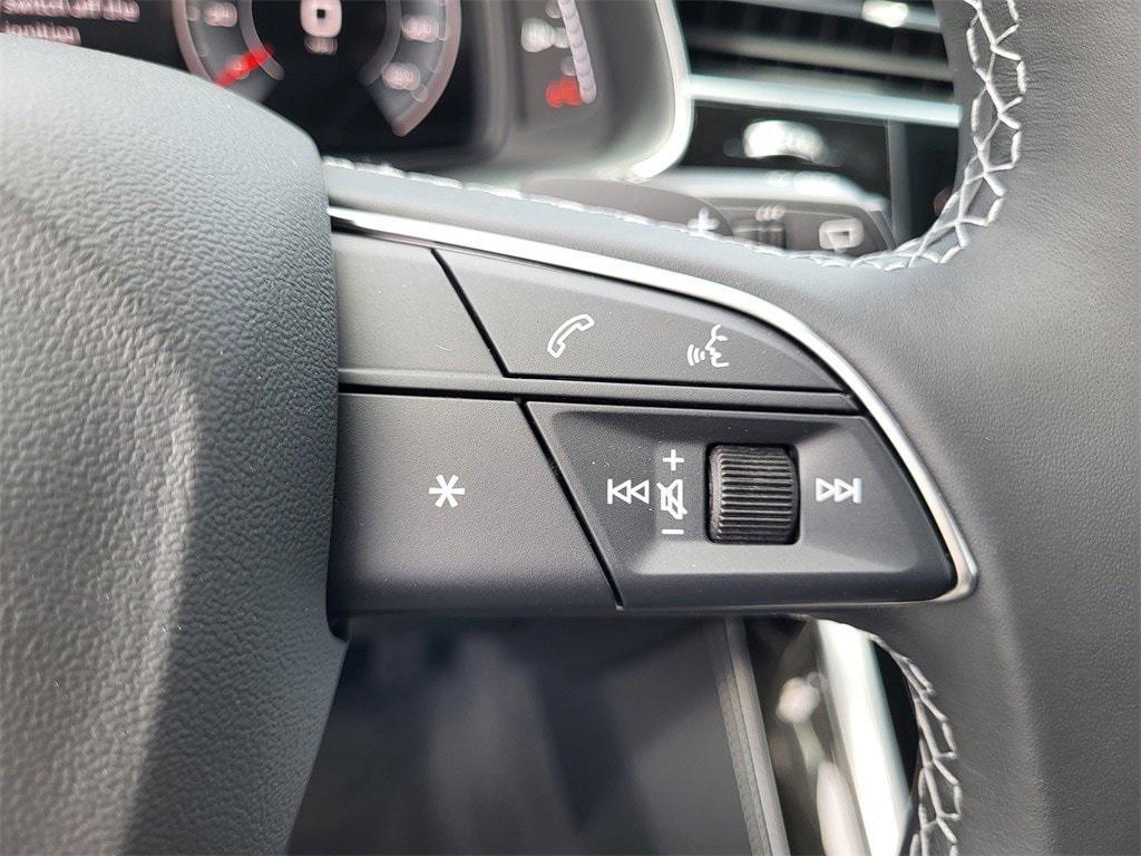 new 2025 Audi Q7 car, priced at $72,360