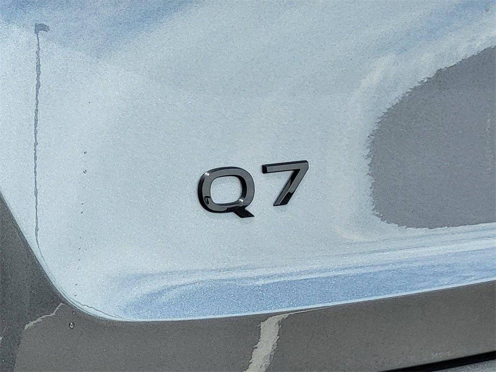 new 2025 Audi Q7 car, priced at $72,360