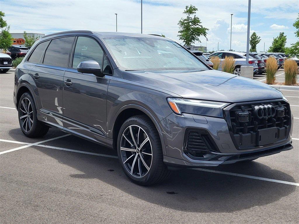 new 2025 Audi Q7 car, priced at $72,360