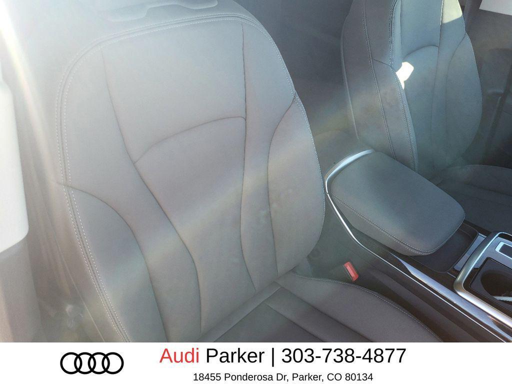 new 2025 Audi Q7 car, priced at $70,040