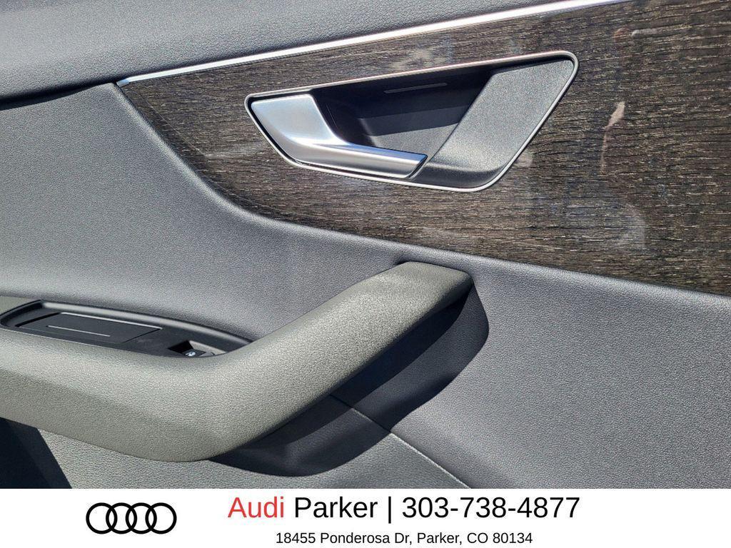 new 2025 Audi Q7 car, priced at $70,040