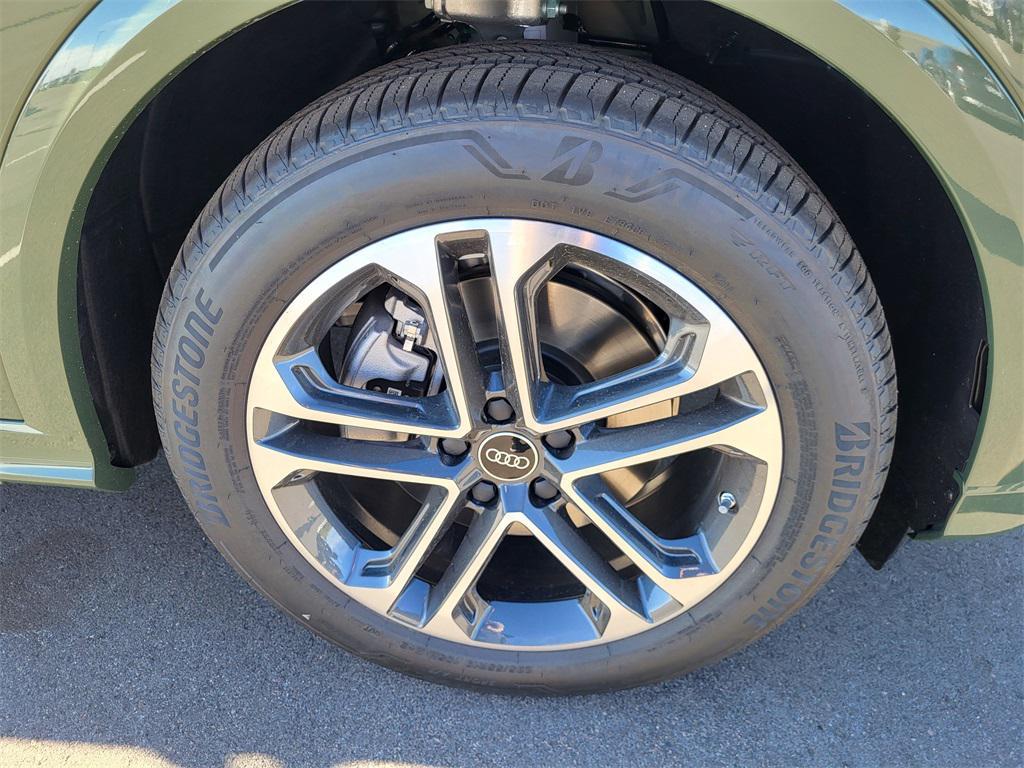 new 2025 Audi Q5 car, priced at $64,075