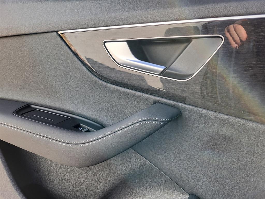 new 2026 Audi Q7 car, priced at $77,745