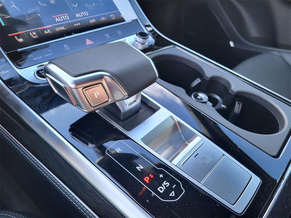 new 2026 Audi Q7 car, priced at $79,005
