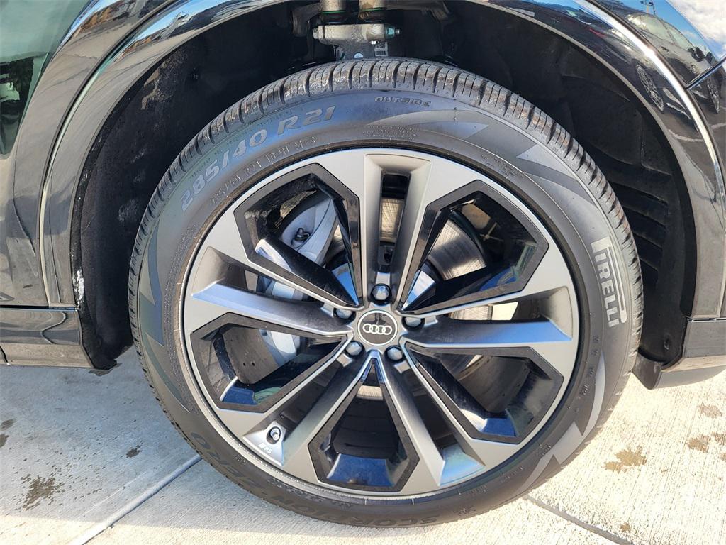 new 2026 Audi Q7 car, priced at $79,005
