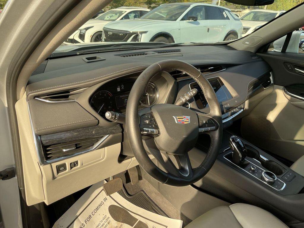 used 2020 Cadillac XT4 car, priced at $25,000