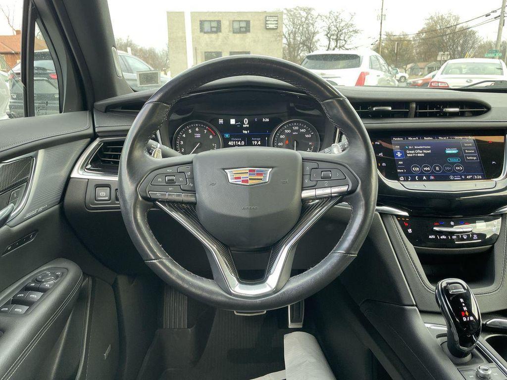 used 2023 Cadillac XT6 car, priced at $38,000