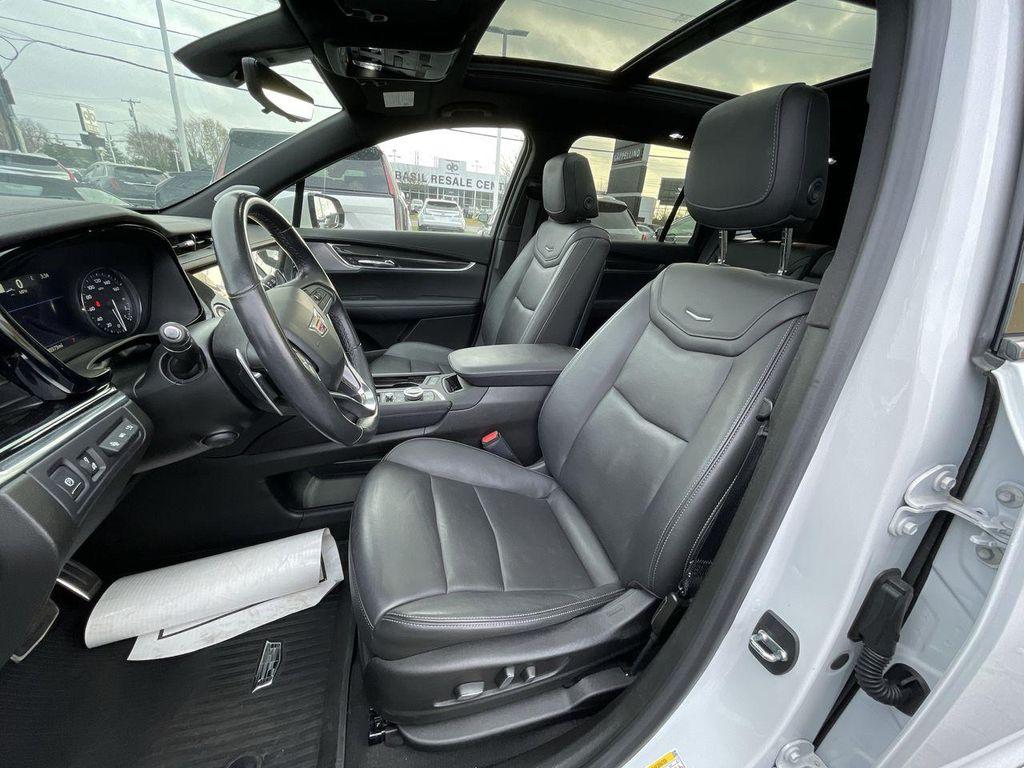 used 2023 Cadillac XT6 car, priced at $38,000
