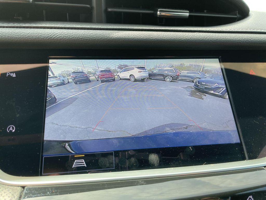 used 2022 Cadillac XT5 car, priced at $29,000