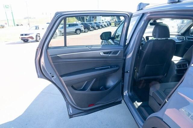 new 2026 Volkswagen Atlas Cross Sport car, priced at $43,500