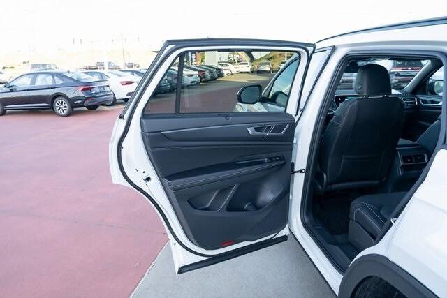 new 2026 Volkswagen Atlas Cross Sport car, priced at $49,500