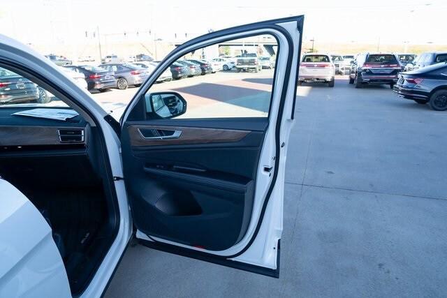 new 2026 Volkswagen Atlas car, priced at $44,000