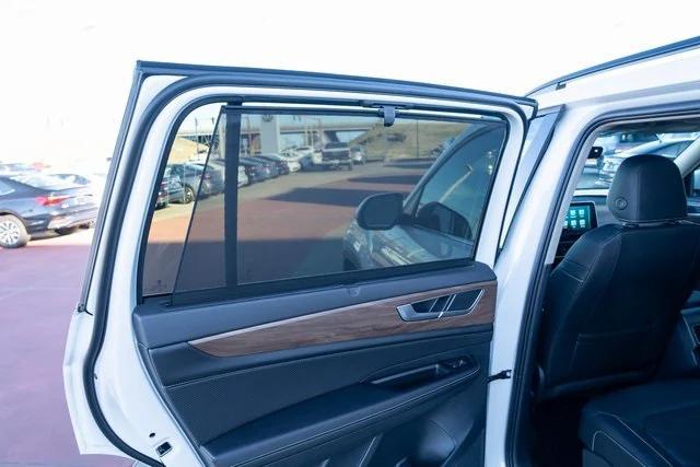 new 2026 Volkswagen Atlas car, priced at $44,000