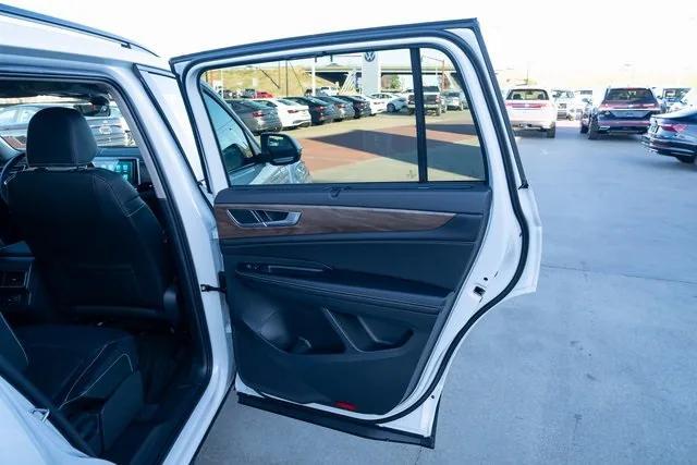 new 2026 Volkswagen Atlas car, priced at $44,000