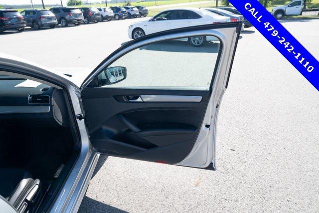 used 2015 Volkswagen Passat car