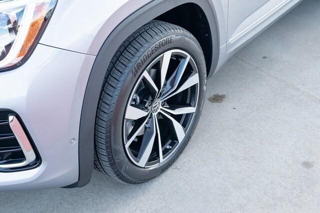 new 2026 Volkswagen Atlas Cross Sport car, priced at $54,500