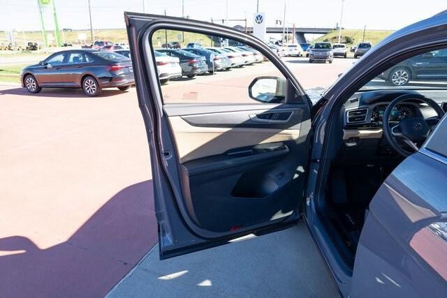 new 2026 Volkswagen Atlas Cross Sport car, priced at $43,500