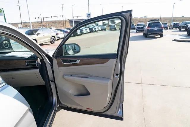 new 2026 Volkswagen Atlas car, priced at $39,500