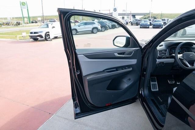 new 2026 Volkswagen Atlas Cross Sport car, priced at $52,000