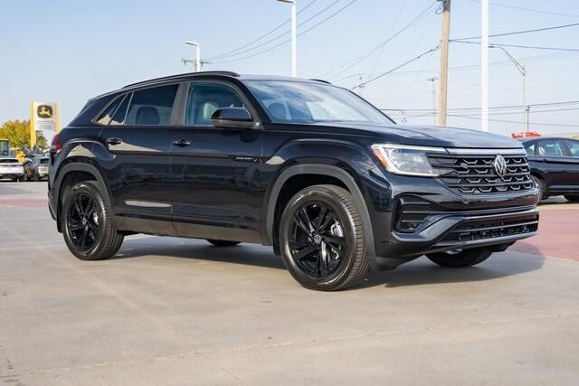 new 2026 Volkswagen Atlas Cross Sport car, priced at $52,000
