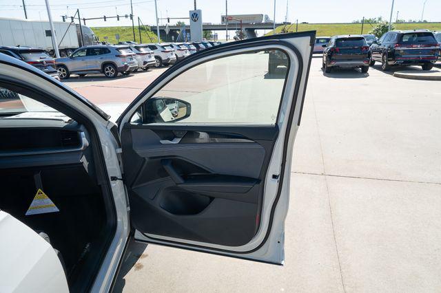 new 2026 Volkswagen Tiguan car, priced at $38,506