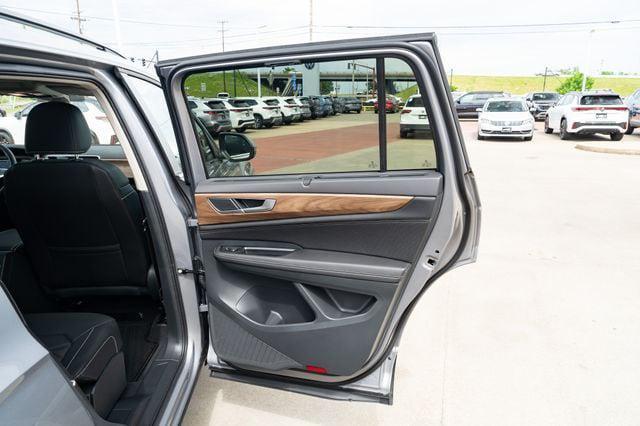 new 2026 Volkswagen Atlas car, priced at $43,500